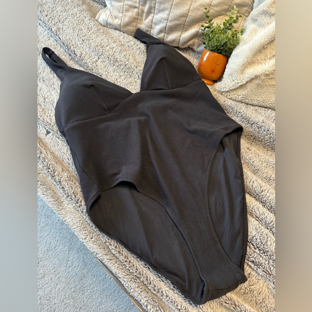 H&M black one piece Swimsuit